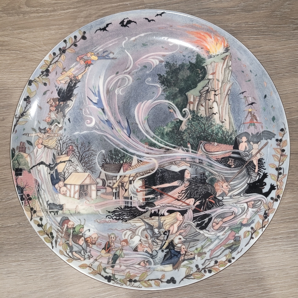 Wedgwood Bone China Hallowe'en Collectors Plate Made In England
